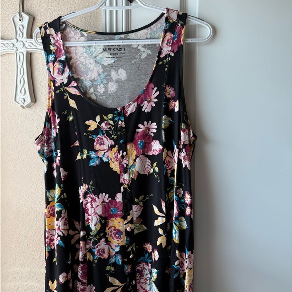 Torrid Tops - Picture 16 of 16